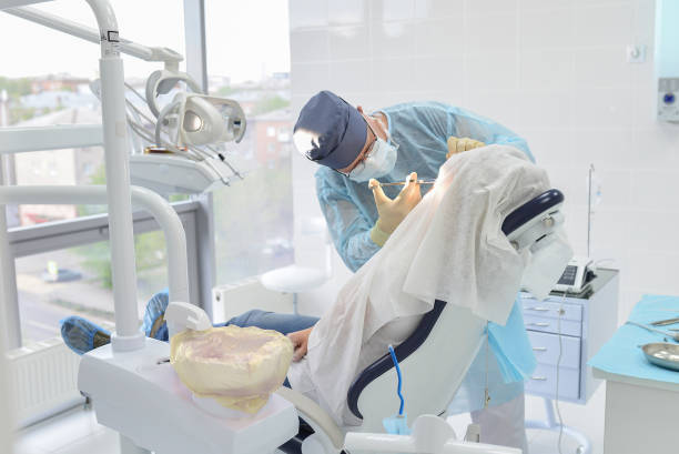 Best Emergency Tooth Extraction  in Kenwood Estates, FL